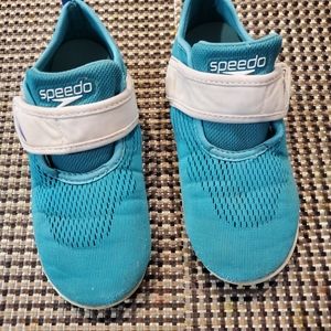 Speedo water shoes